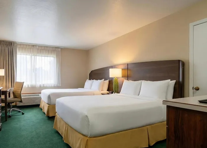 Rogue Regency Inn Medford Airport